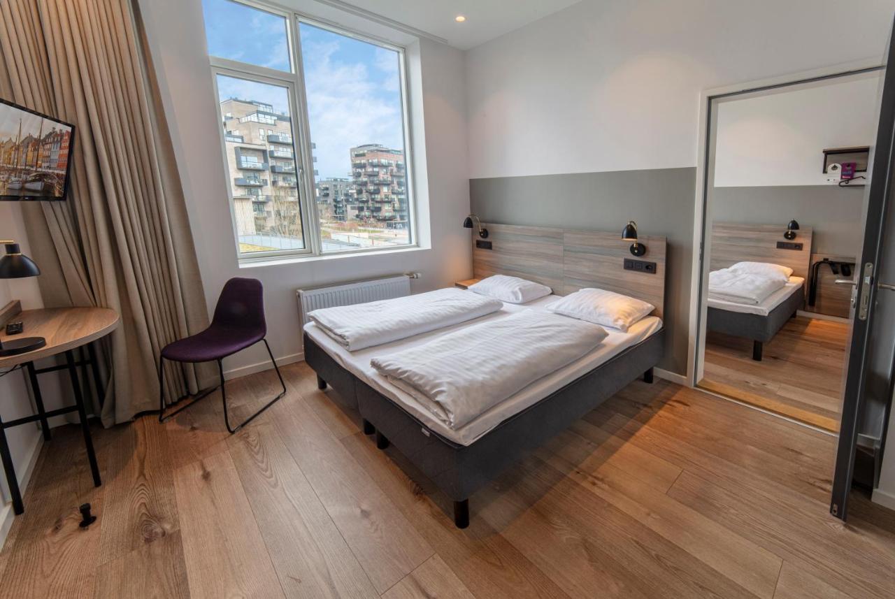 Family Room,1206750421:JPEG